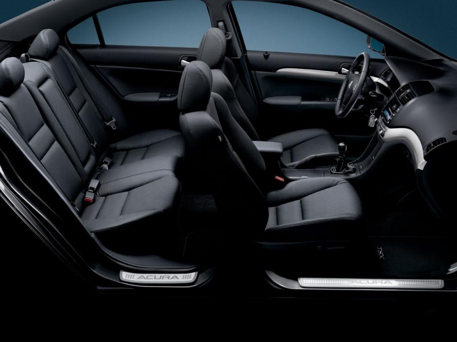Интерьер Acura TSX 2006 года  (фото 30 из 37)